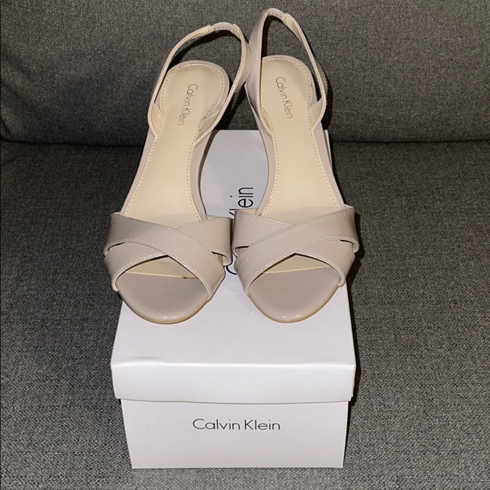CALVIN KLEIN Sandals/Heels